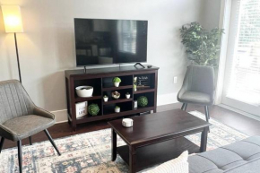 Studio Apt in Plaza Midwood- Fast WiFi-King Bed